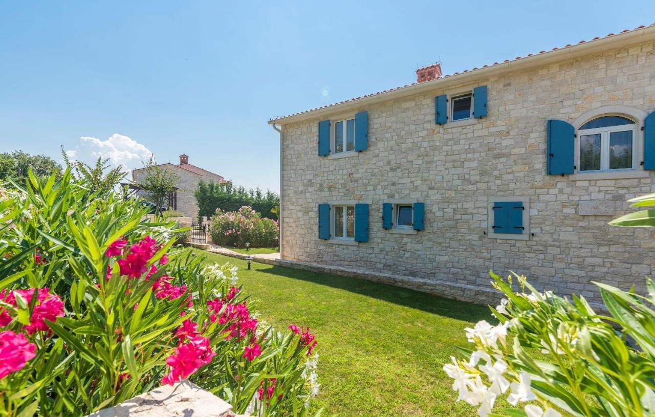 Villa Sterpazzi - Near Porec With Sea View, Private Jacuzzi, Sauna And Pool Višnjan Buitenkant foto